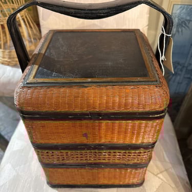 Chinese wedding basket with 3 sections and engraving on lid