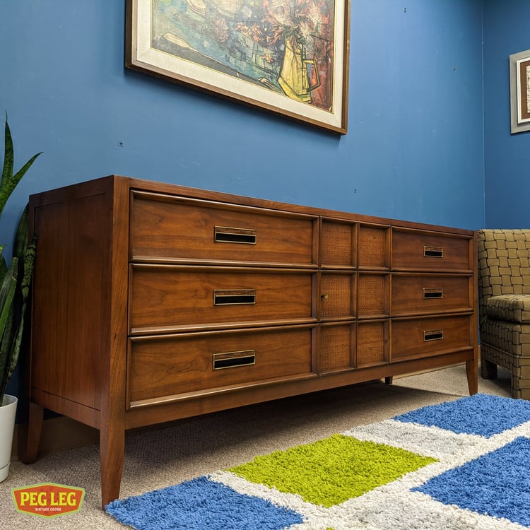 Mid-Century Modern walnut 9-drawer dresser from the Paragon collection by Drexel
