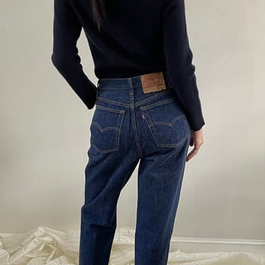 80s Levis 501 jeans / vintage women’s Levis 501 dark wash shrink to fit denim high waisted button fly jeans | 29 x 31 size 4 
