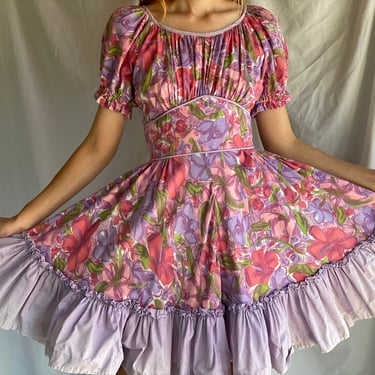 1960s Dress / 60s Square Dancing Dress / Lavender Purple Pink Floral Print / Puffed Short Sleeves / Full Circle Skirt 