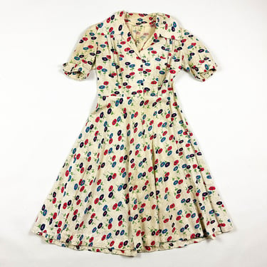 1930s Daisy Floral Novelty Print Day Dress / Medium / Floral / Feedsack Dress / Cotton / Empire Waist / Short Sleeve / 30 Waist / Skater 