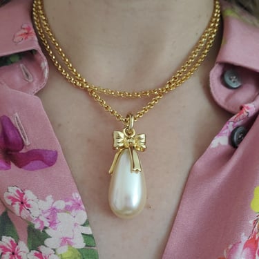Pearl With Bow Pendant Necklace