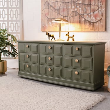 Sage Green 9-Drawer Dresser