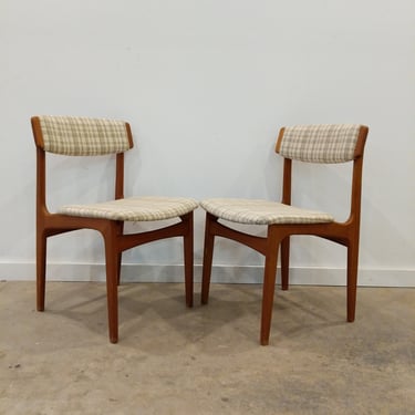 Pair of Vintage Danish Modern Dining Chairs by Thorsø 