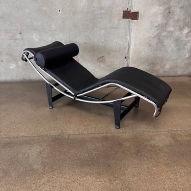 Leather Le Corbusier Style Chiase Lounge Chair