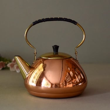 Vintage  Copper TeaPot Rustic Decor Copper Kettle Provincial Home Decor 