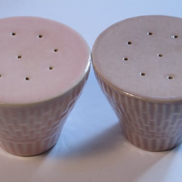 Pink Mauve Ceramic Salt and Pepper  shakers California pottery salt and pepper Mid Century Purple Pastel Russell Poole Russell Wright 
