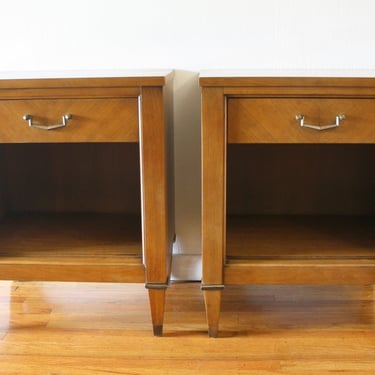 Mid Century Modern Pair of Side End Table Nightstands by Century