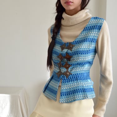 woven geometric pleated vest with brass buckles 
