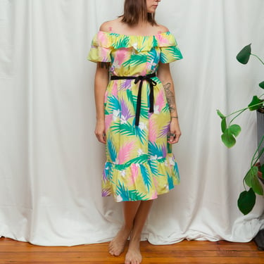 Size M/L, 1970s Hawaiian Floral Ruffled Summer Dress 