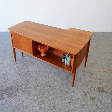 Göran Strand for Lelångs Möbelfabrik, Model A10 Danish Modern Swedish Teak Desk 