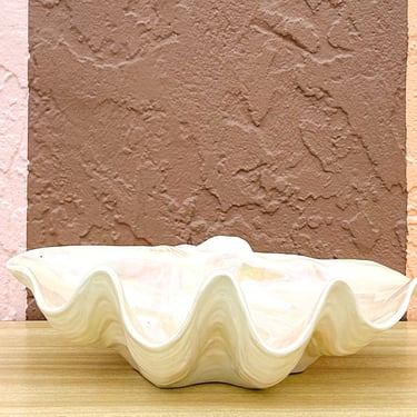 Kips Bay Opalescent Ceramic Clam Shell