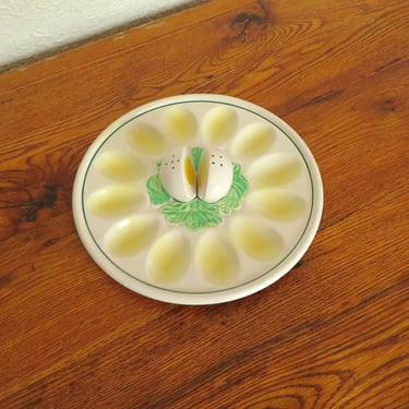 Vintage Deviled Egg Plate With Egg Salt and Pepper Shakers 
