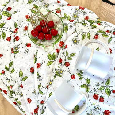 Vintage Strawberry Cloth Placemats and Napkins, Set of 6 