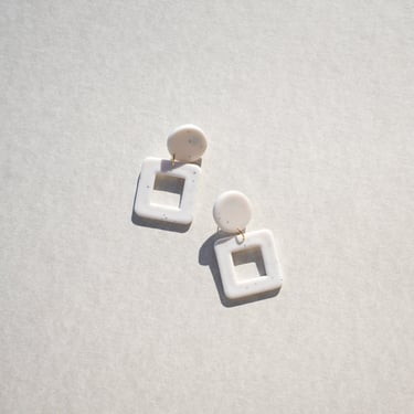 Square Earrings in Pearlescent Snow