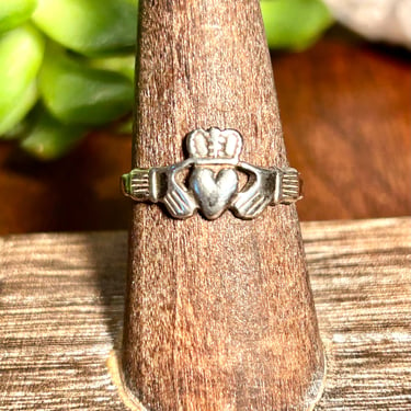 Sterling Silver Claddagh Irish Ring Size 8 Vintage Retro Unisex Jewelry 