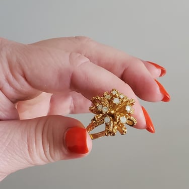 Large 1960s Gold Tone Aquarius Ring - 60s Jewelry - Vintage Chunky Jewelry - Zodiac Sign jewelry 
