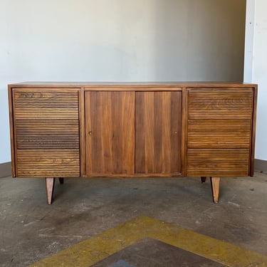 AVAILABLE to CUSTOMIZE**Mid Century Modern Credenza//Vintage MCM Sideboard//Refinished Modern Buffet//Mid Mod Media Console//Painted Dresser 