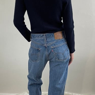 80s Levis 501 faded jeans / vintage medium wash loose fit baggy high waisted button fly boyfriend Levis 501 jeans USA | 31x31 