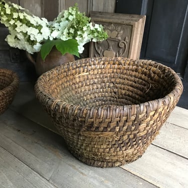 French Rustic Bread Basket, Large Coiled Rye Serving Basket, Hand Woven, French Farmhouse, Farm Table 