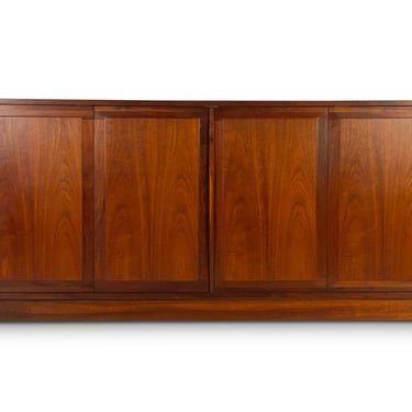 Walnut Credenza by Jack Cartwright for Founders Patterns 7, Circa 1960s - *Please ask for a shipping quote before you buy. 