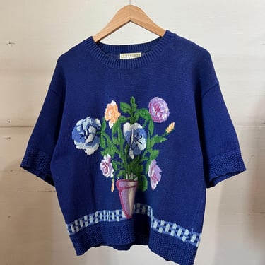 Medium, Vintage Short Sleeve Flowers in Vase Picture Knit Sweater, S2 