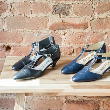 kitten heel shoes | 80s 90s vintage navy blue black cottagecore cosplay pointed toe t-strap heels size 7-8 