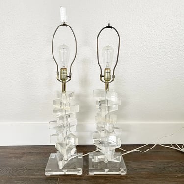 Mid Century Modern Pair of Stacked Triangle Lucite Table Lamps George Bullio MCM