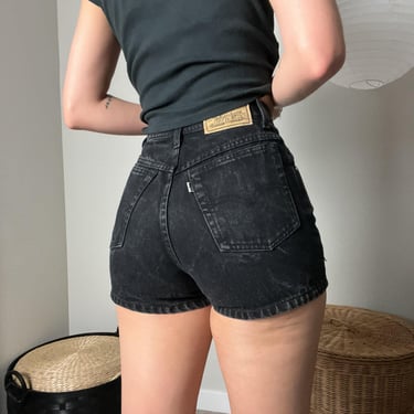 vintage levi's 900 series black high waisted mom denim jean shorts 