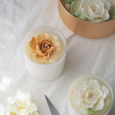 One Flower Candle, Sculpture Painting Wax, Soy Candle, Handmade Gift, Christmas gift idea, Home Decor (10.5 oz) 