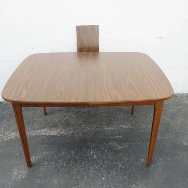 Mid Century Modern Dining Table and a Leaf 2802