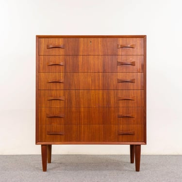 Teak Danish Dresser - (325-021) 