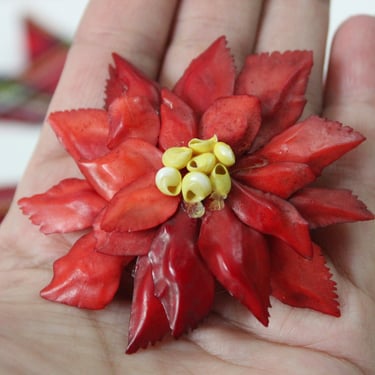 Vintage 40's 50s LARGE Red Poinsettia Christmas Sea Shell petals celluloid  //  pinup Sweet 