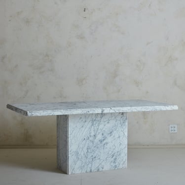 Carrara Marble Dining Table with Pedestal Base, Italy 1970s