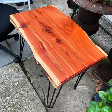 Beautiful live edge table with hair pin legs. 26” x 17.5” x 25.5” 