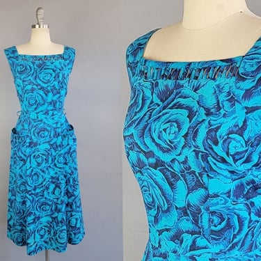 1950s Rose Print Dress /1950s Blue Roses Cotton Day Dress with Pockets / Size Medium 