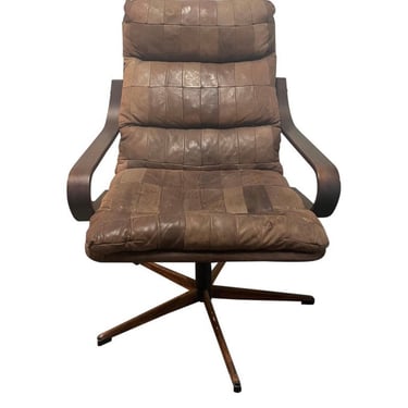 Norwegian Swivel Lounge Chair 