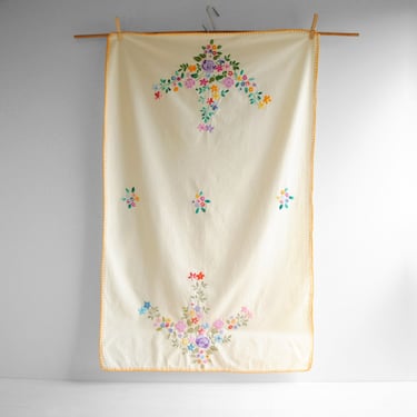 Vintage Embroidered Table Runner with Flower Design 
