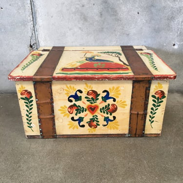 Hand Painted Chest &quot;Peter Hunt&quot; Styled