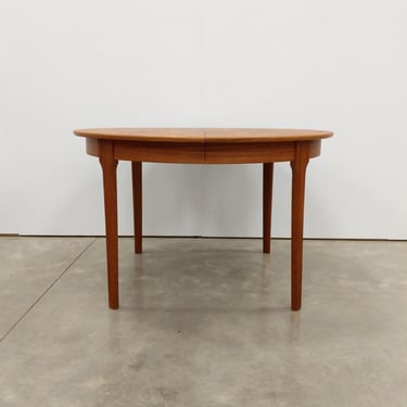 Vintage Mid Century Modern Teak Extendable Dining Table 