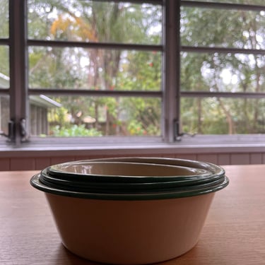 Vintage enamel bowl set / vintage ceramic enamel bowl set / four enamel bowls / four enamel camping bowls / 