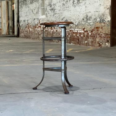 Vintage Dependable Stool Mfg Industrial 3-Legged Stool 