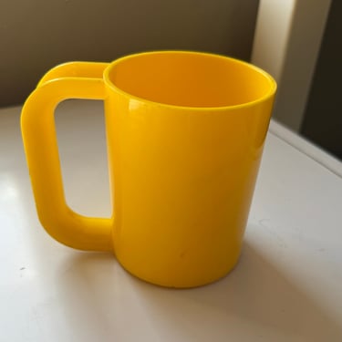 101482318 - Medium Mug Yellow - Heller - GLAM - DECOR