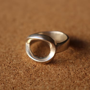 Sterling Sculpture Ring / Vintage Modernist Jewelry / Size 7 Ring 