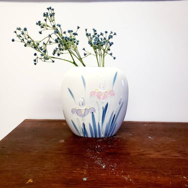 Vintage Oval Otagiri Vase/ Floral Lite Hand Painted/ Made in Japan/ Spring Summer Decor/ Farmhouse English Country Cottage Core Granny Core 