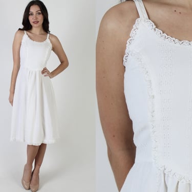 Pretty All White Knee Length Dress / Vintage 70s Crochet Lace Bib / Plain High Waisted Old Fashion Dress / Mid Weight Full Skirt 