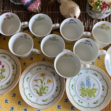 Set of 8 Georges Briard Victorian Garden Teacups and Saucers~ 16 pc. Serving~ Floral Tea Set Bluebonnet, Violets, Cyclamen, Marigold,  1970s 