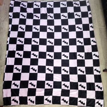 HALLOWEEN Blanket Pink and Black Checkered Fabric Black Bats 