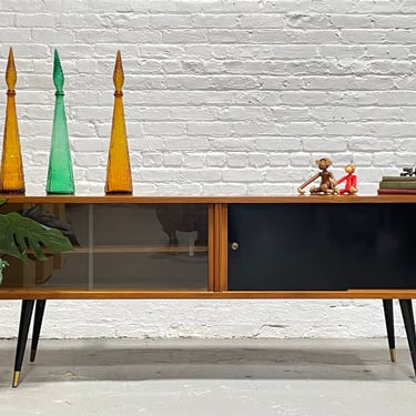Long + LOW Mid Century Modern Walnut CREDENZA / Media Stand in the style of Paul McCobb, c. 1960's 