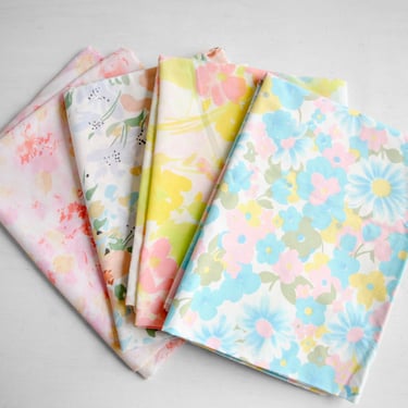 Vintage Set of Four Retro Floral Pillow Cases, Standard Sized Mid Century Cotton Pillow Covers in Pink, Yellow, Green and Blue Pastel Colors 